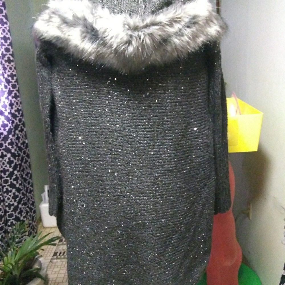 Sweater - Picture 2 of 5